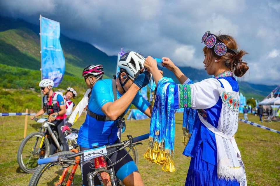 连接自然, 向自然致敬 连接自然, 向自然致敬