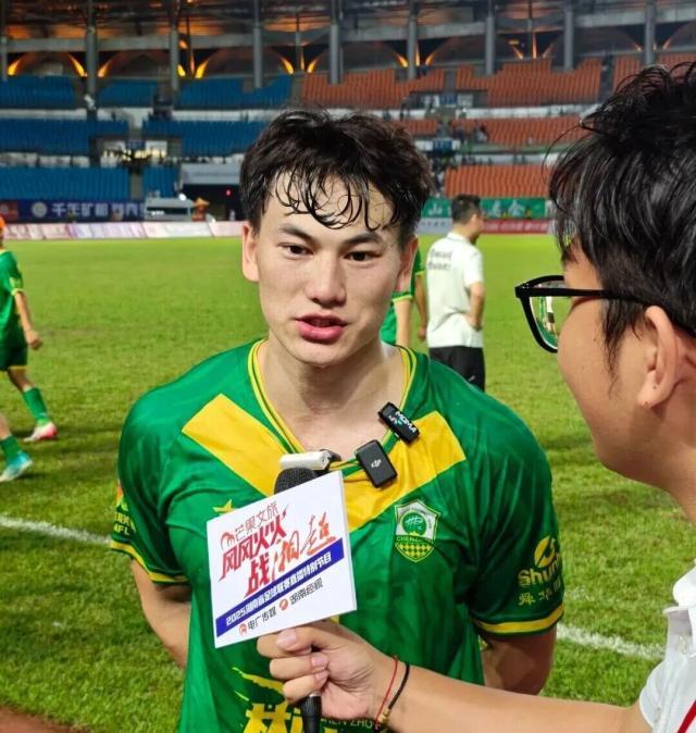 协室内五人, 岭铁狼俱乐